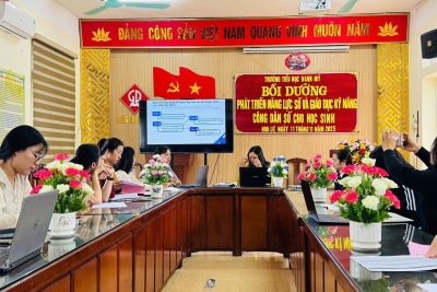 TRƯỜNG TIỂU HỌC NINH MỸ ĐẨY MẠNH BỒI DƯỠNG PHÁT TRIỂN NĂNG LỰC SỐ CHO ĐỘI NGŨ GIÁO VIÊN